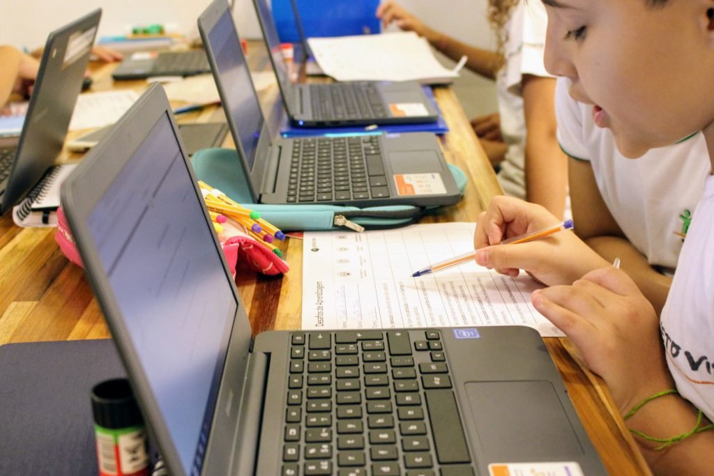 Suportes tecnológicos em sala de aula: Um caminho que favorece a