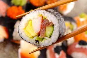 Comida japonesa engorda? Aprenda a explorar os benefícios da culinária