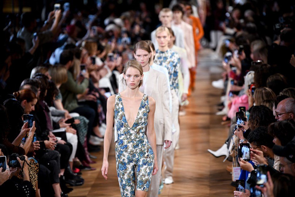 Stella McCartney : Runway – Paris Fashion Week Womenswear Spring/Summer 2019