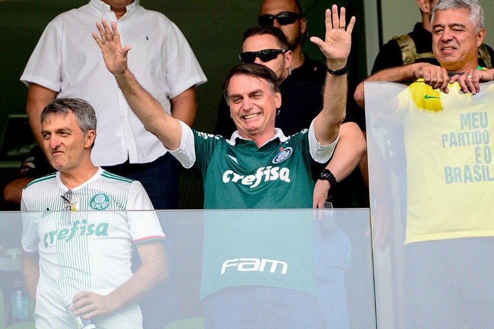 Bolsonaro crava Palmeiras campeão mundial e diz que Cruzeiro será o  vencedor da Série B 2022 - Lance!