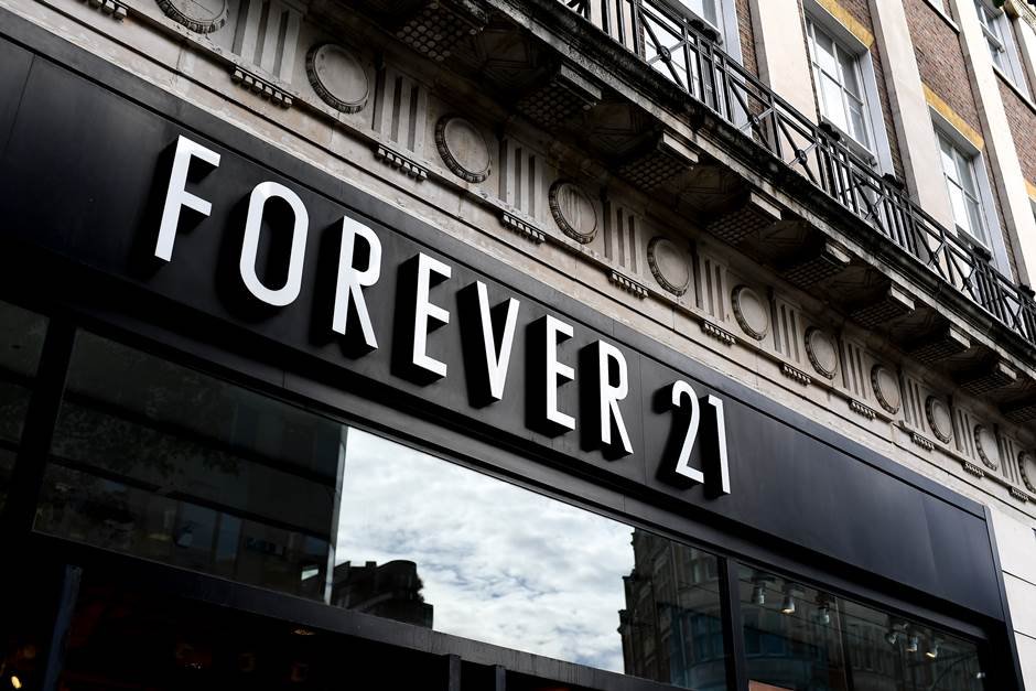 Forever 21 deve fechar todas as lojas no Brasil até domingo - Época  Negócios