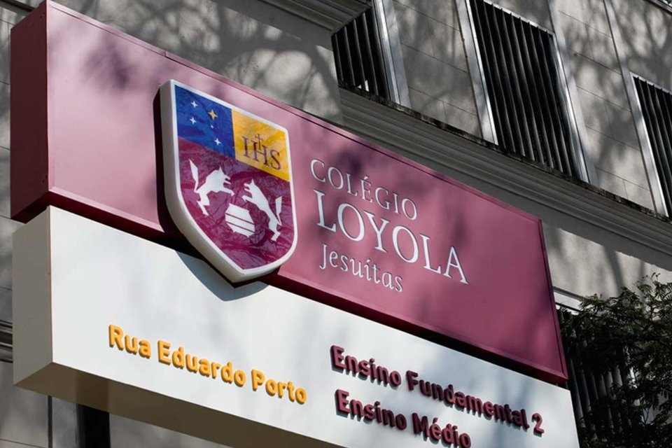 Colégio Loyola  Novos Tempos e Espaços - Colégio Loyola Nossa