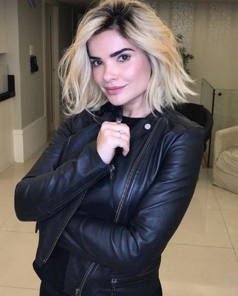 Vanessa Giácomo loira