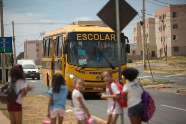 TCB assumirá gestão do transporte escolar no DF - CB Poder