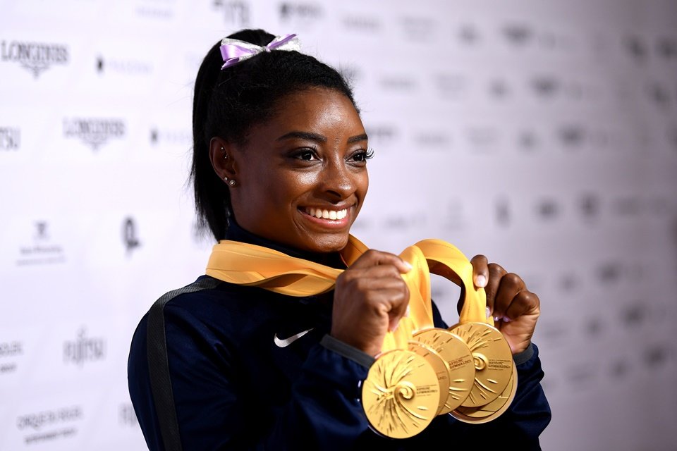 Simone Biles faz história na primeira jornada das eliminatórias do Campeonato  Mundial de Ginástica Artística