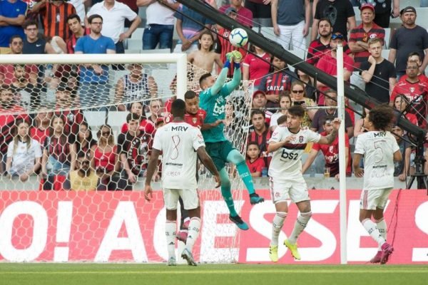 Brasileirão: São Paulo vence Inter e Athletico PR supera Flamengo