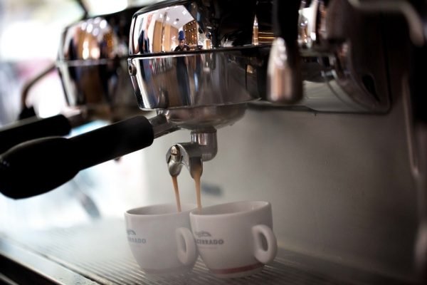 Simples duplo ou naked Baristas desmistificam o café espresso Metrópoles
