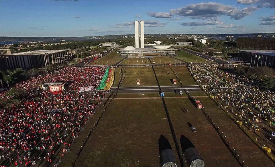 democracia-em-vertigem2