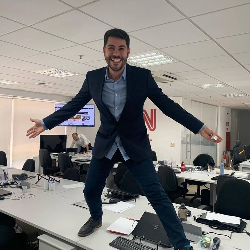 Evaristo costa na redação