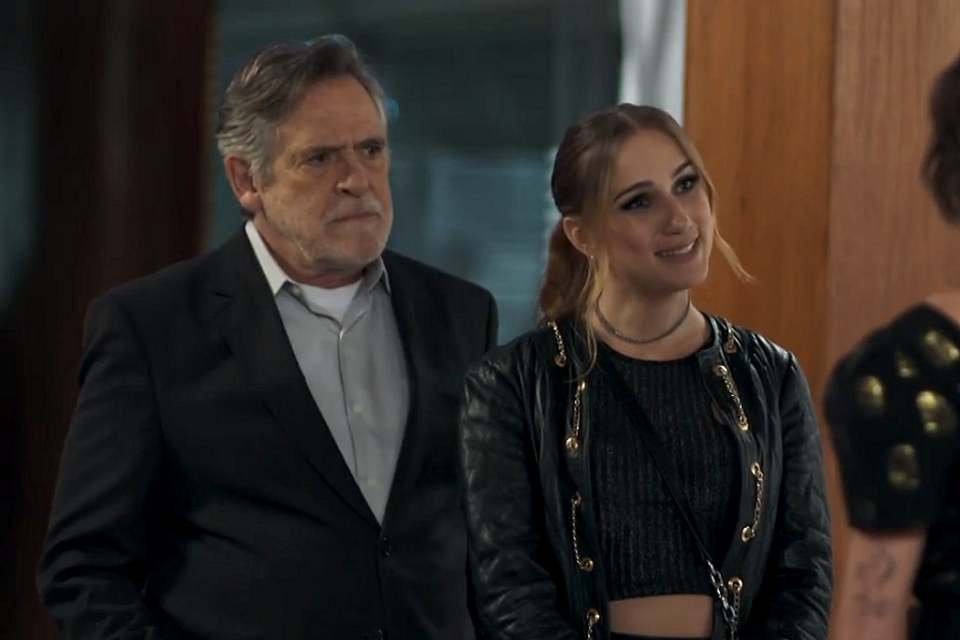 A Dona do Pedaço: Sabrina envergonha Otávio em restaurante chique ...