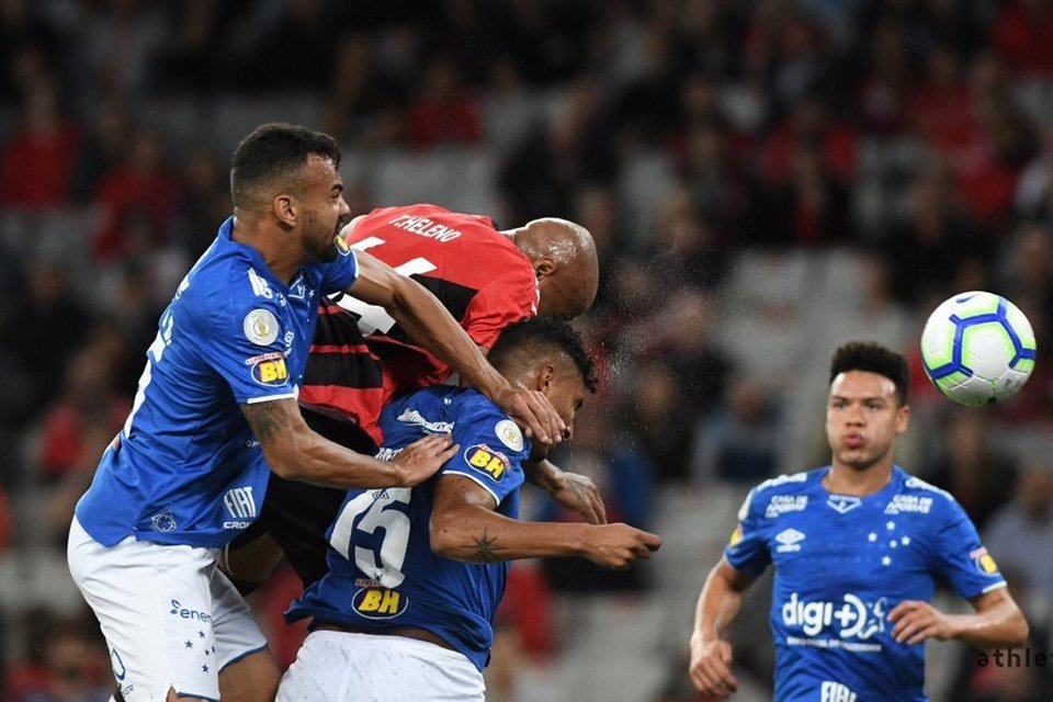 Cruzeiro tem gol anulado no fim e empata com o Bahia em jogo de