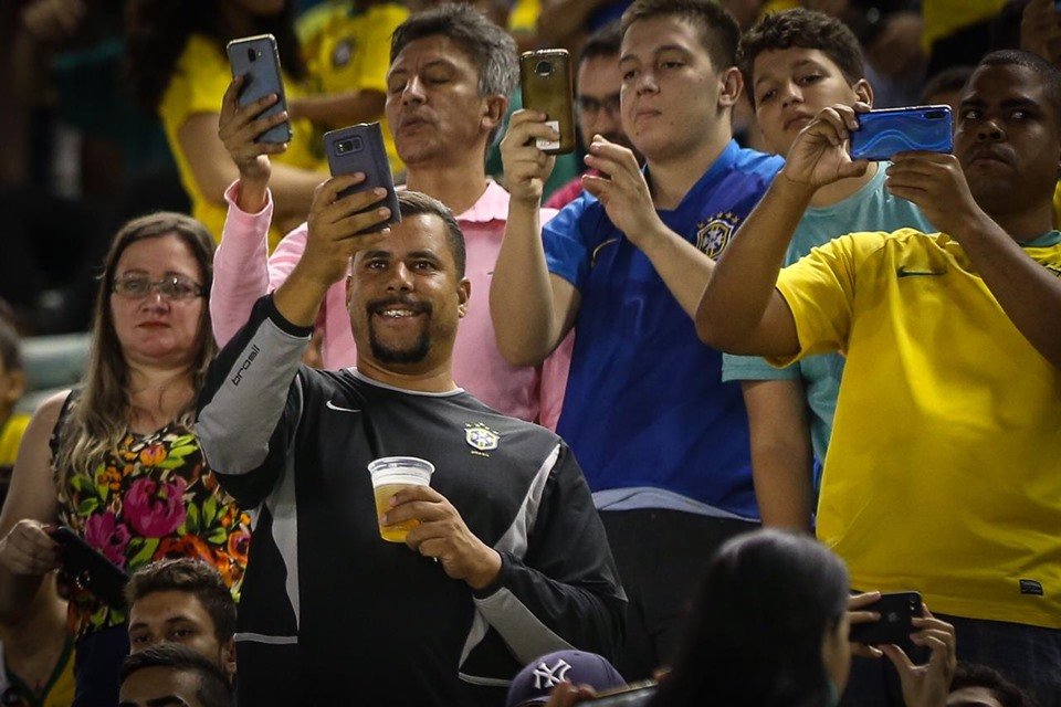 Mundial Sub-17 tem briga nos bastidores por venda de cerveja