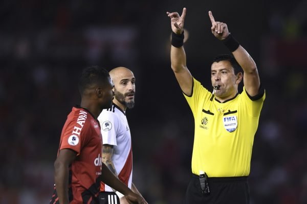 Árbitro da final da Libertadores já apitou título do River Plate