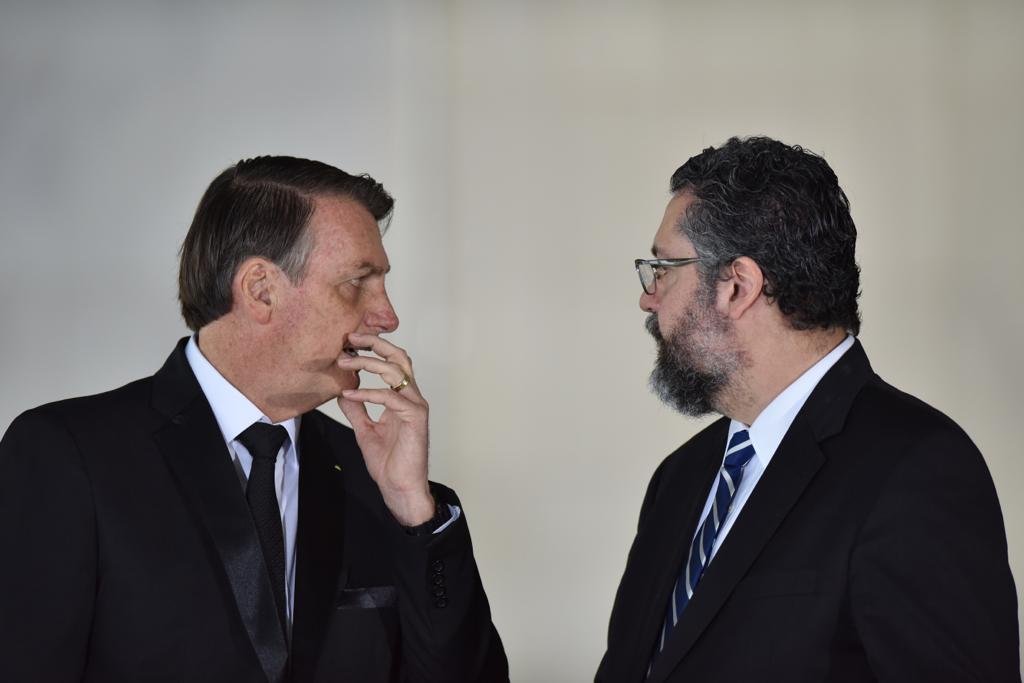 Bolsonaro e Ernesto Araújo