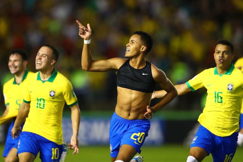 Brilhou a estrela: Lázaro celebra virada e vaga na final