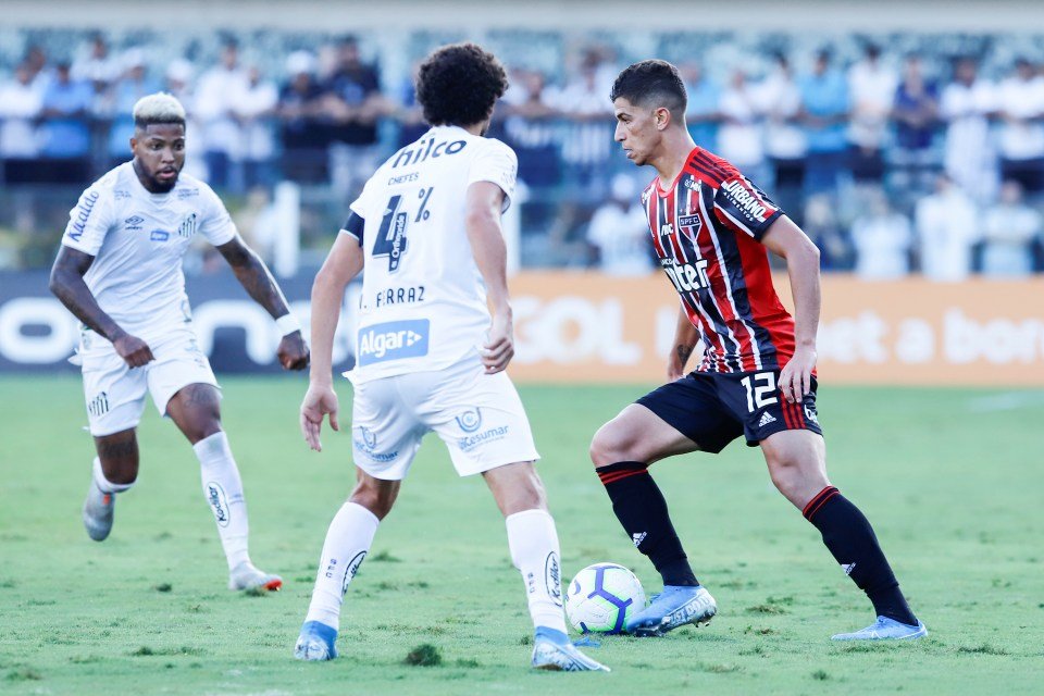 Empate sem gols marca clássico entre Palmeiras e Santos no