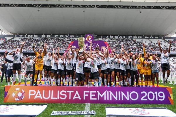 Corinthians mira recorde de público por título paulista feminino na Arena -  Lance!