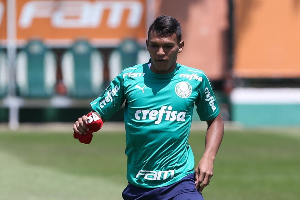 Gabriel Veron faz primeiro treino com profissionais do Palmeiras