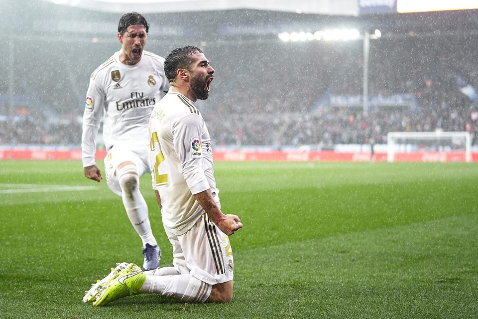 Com gol contra de Sergio Ramos, Barcelona vence Sevilla e assume a  liderança do Campeonato Espanhol