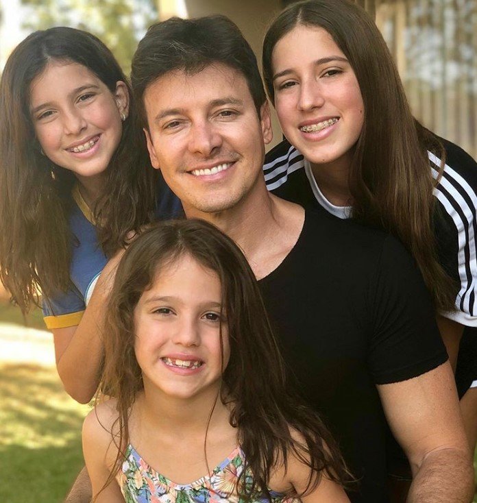 Filha De Rodrigo Faro Se Forma E Ganha Linda Homenagem Do Pai