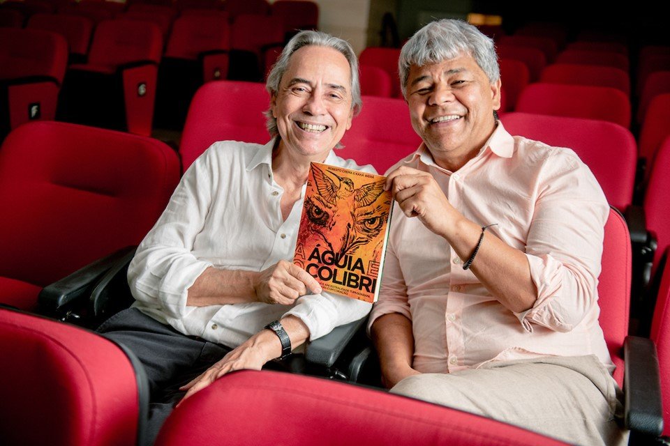 Brasília (DF), 04/12/2019. Noite de autógrafos do lilvro A águia e o colibri, de Kaká Werá e Roberto Crema. Foto: Jacqueline Lisboa/Esp. Metrópoles