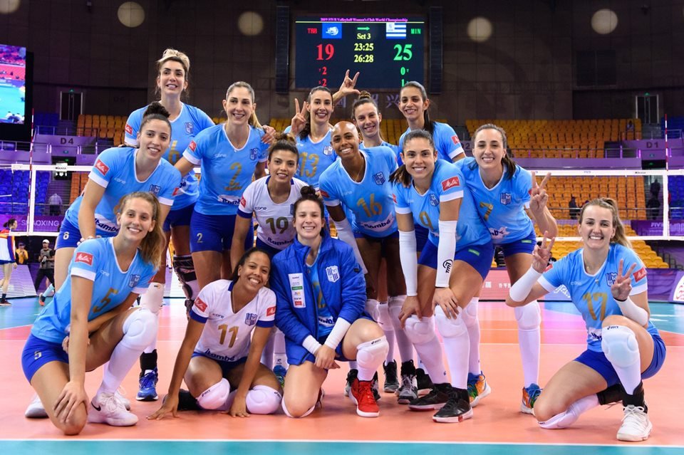 durante o jogo de vôlei as equipes etapa em 2 a 2 será disputado o quinto e  o último para saber qual 