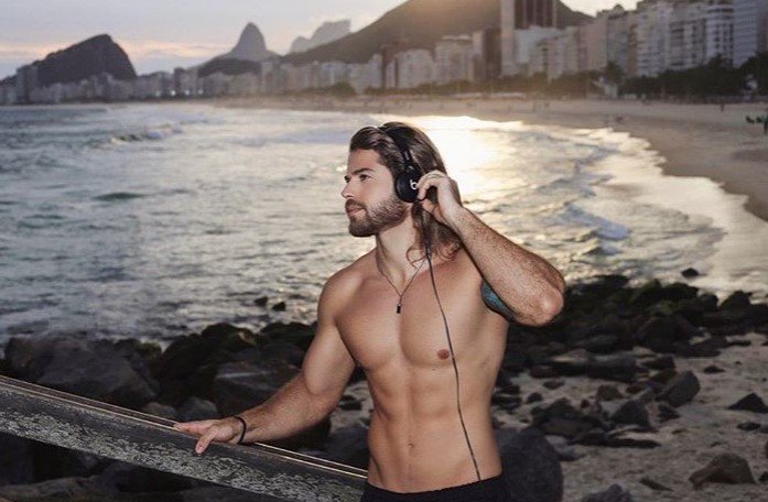 Modelo faz sucesso na web ao se classificar como Thor Brasileiro