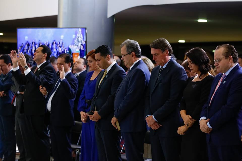 Resultado de imagem para culto de ação de graças no planalto bolsonaro