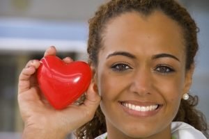 Boa higiene oral ajuda a diminuir risco de doenças cardíacas