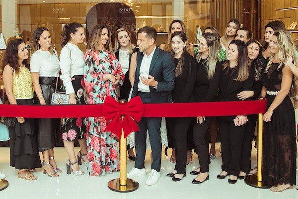 Apaixonado por Bras lia Alexandre Birman abre 1 loja na capital