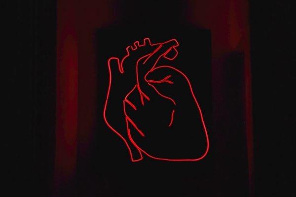 coração em fundo preto
