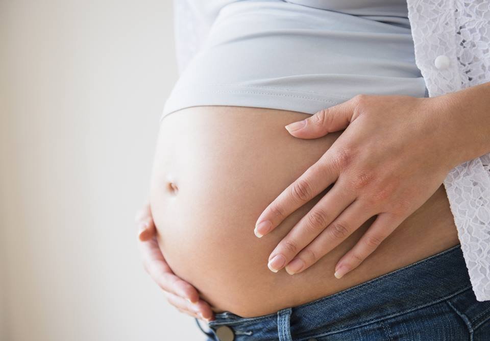 Saiba como tratar o corrimento marrom durante a gravidez Metrópoles
