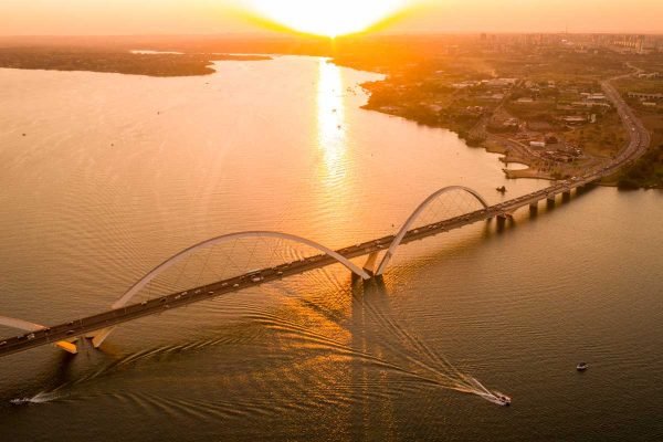 5 restaurantes com vista privilegiada do pôr do sol em Brasília