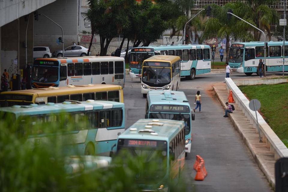 Ônibus na Rodoviária do Plano Piloto