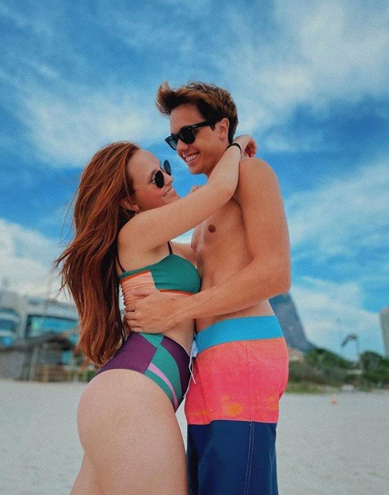 Larissa Manoela e Léo Cidade