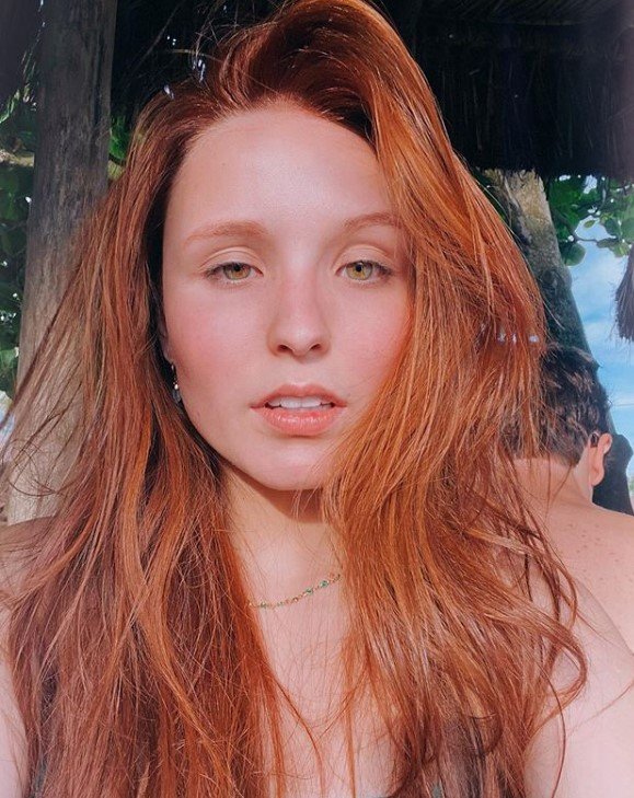 Larissa Manoela ruiva