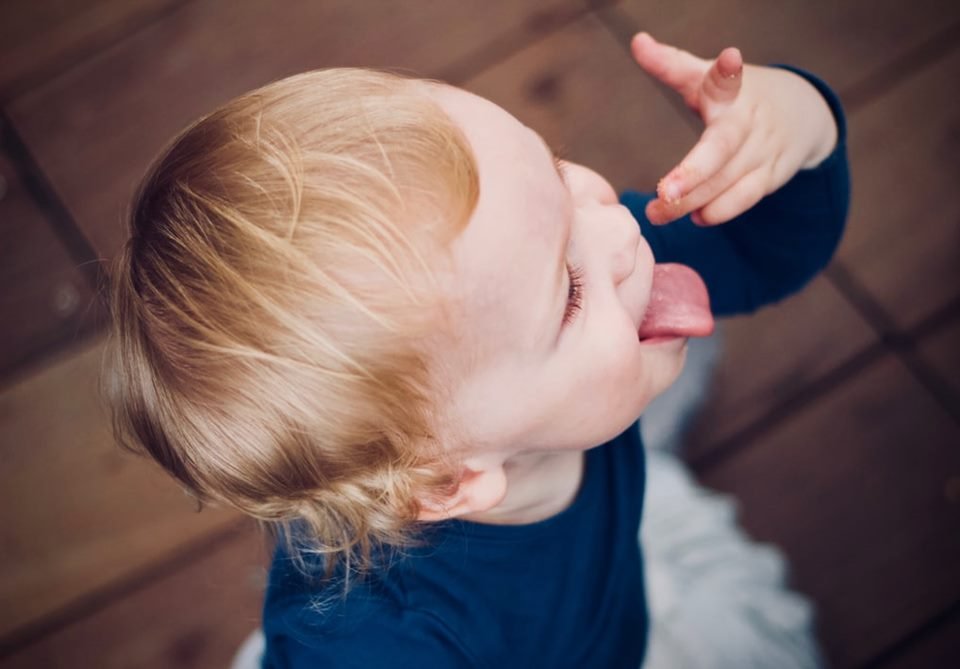 Conheça ingredientes para substituir o açúcar na dieta do bebê