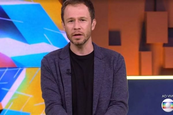Tiago Leifert no comando do BBB