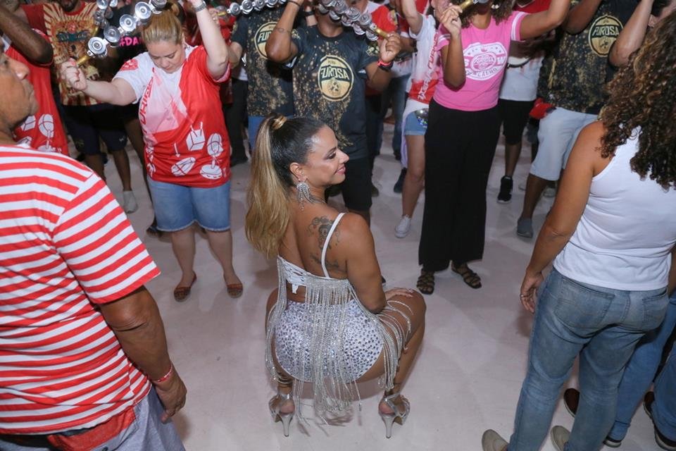 Viviane Araujo ( Fotos Anderson Borde / AgNews )