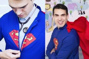 Pediatra do DF se veste de super-herói e encanta as crianças