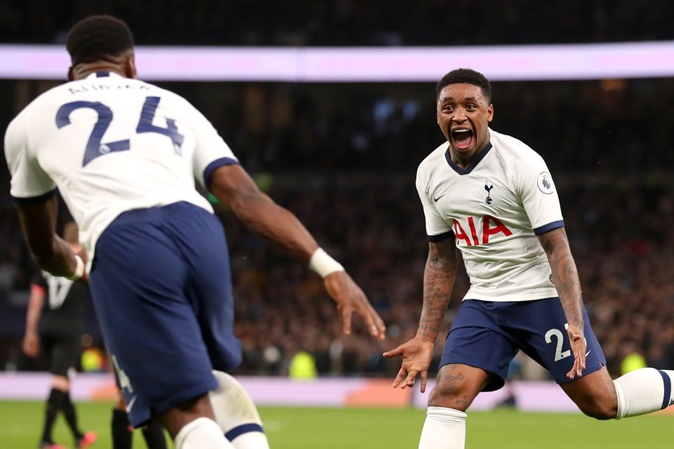 Tottenham bate Manchester City e se aproxima do G4 do Inglês