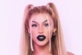 Pabllo Vittar de batom preto