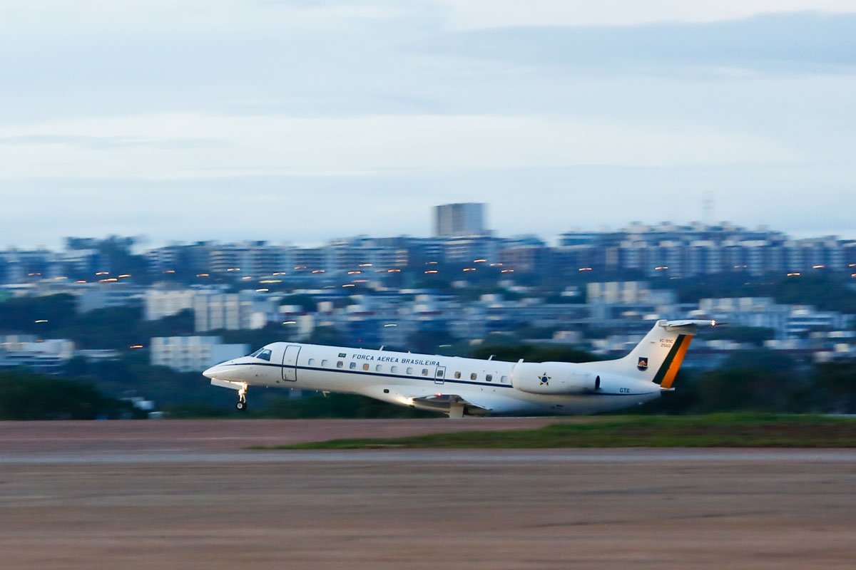 aviao fab embraer 190
