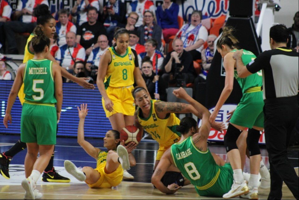 Em jogo disputado, Seleção Brasileira de Basquete perde e deixa