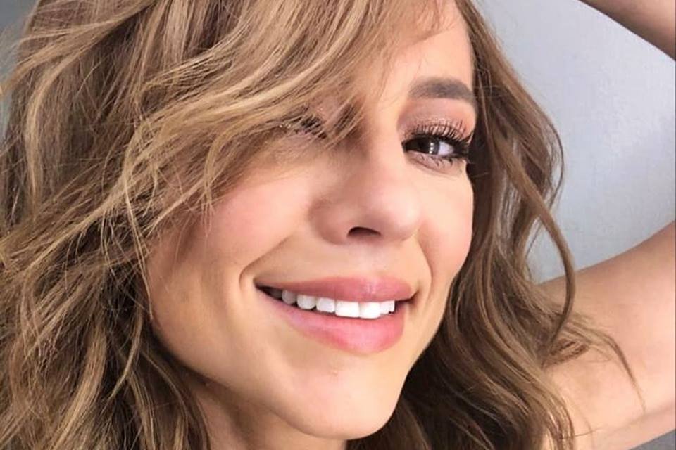 Paolla Oliveira empina o bumbum com roupa transparente: “Deusa”