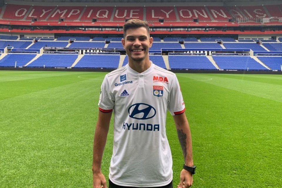Bruno Guimarães apresentado no Lyon