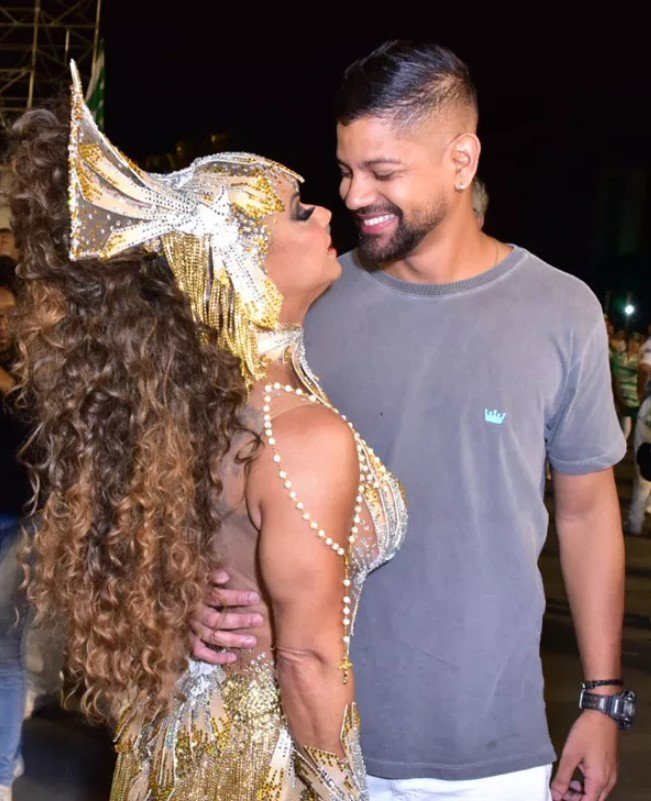Viviane Araújo e Guilherme Militão no Carnaval