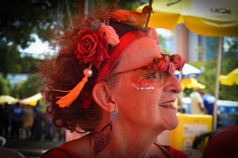 Mercês Parente, 68 anos, a mais ativa foliã do Carnaval candango