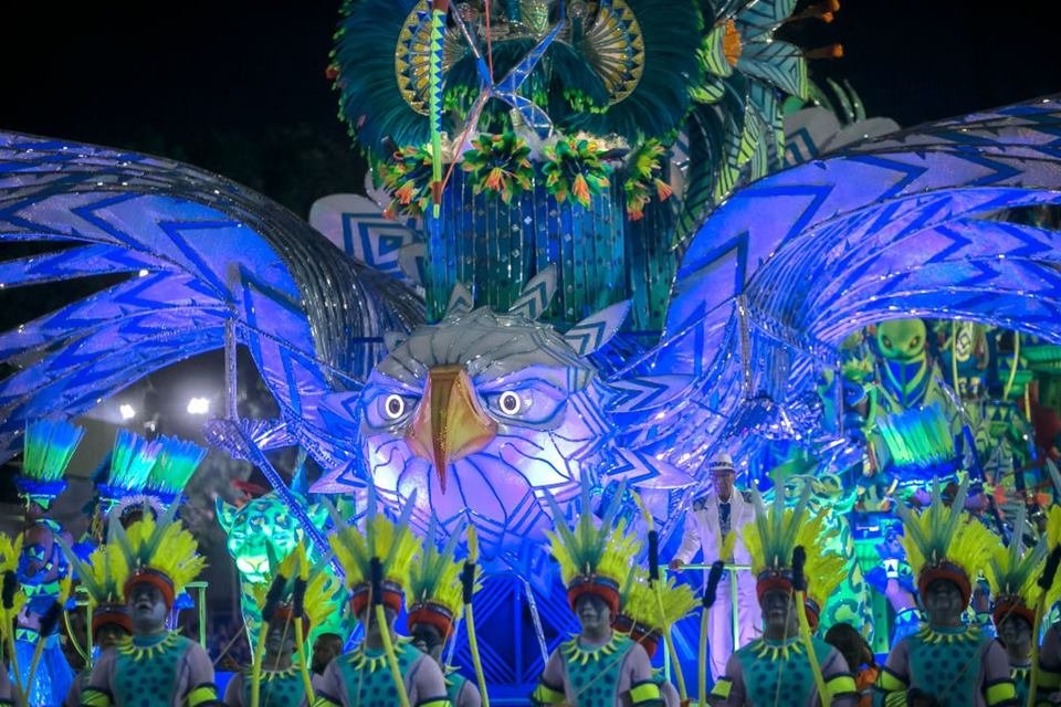 Mestre de bateria da Grande Rio volta com o uso obrigatório de máscaras  durante os ensaios da escola, Carnaval 2022 no Rio de Janeiro