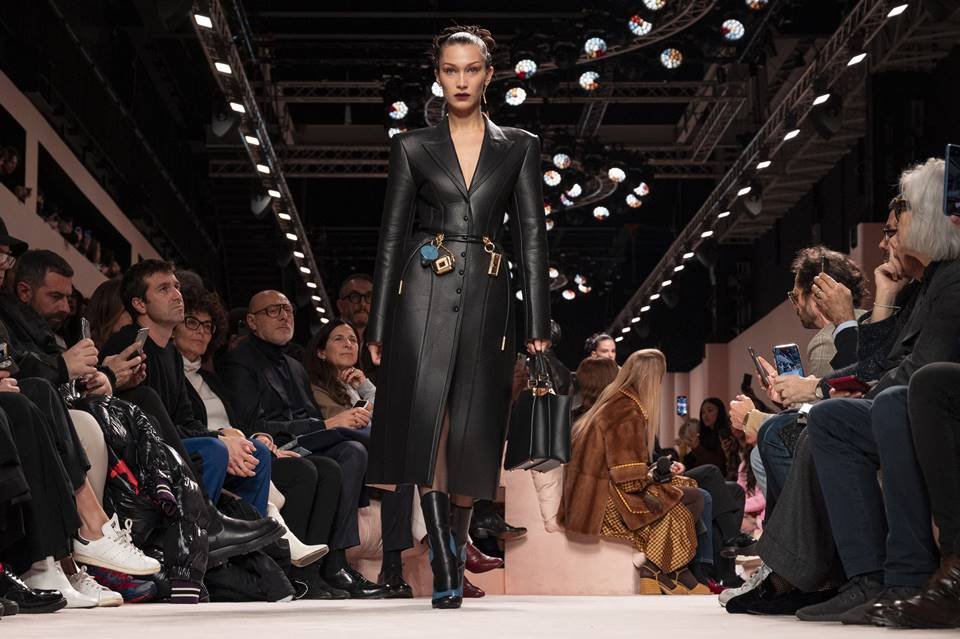 Semana de Moda de Milão começa com Bella Hadid em desfile da Fendi, jogos  de moda desfile 